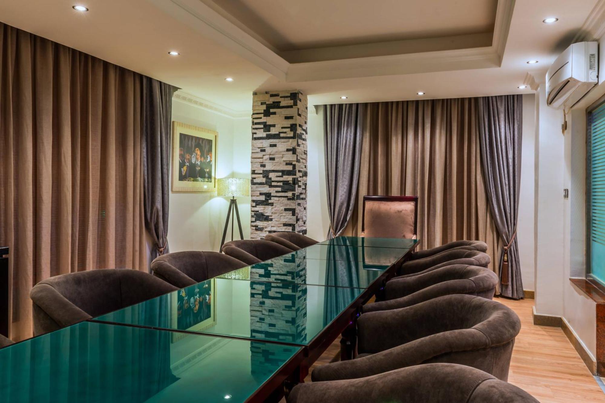 Protea Hotel By Marriott Lagos Kuramo Waters Exterior photo