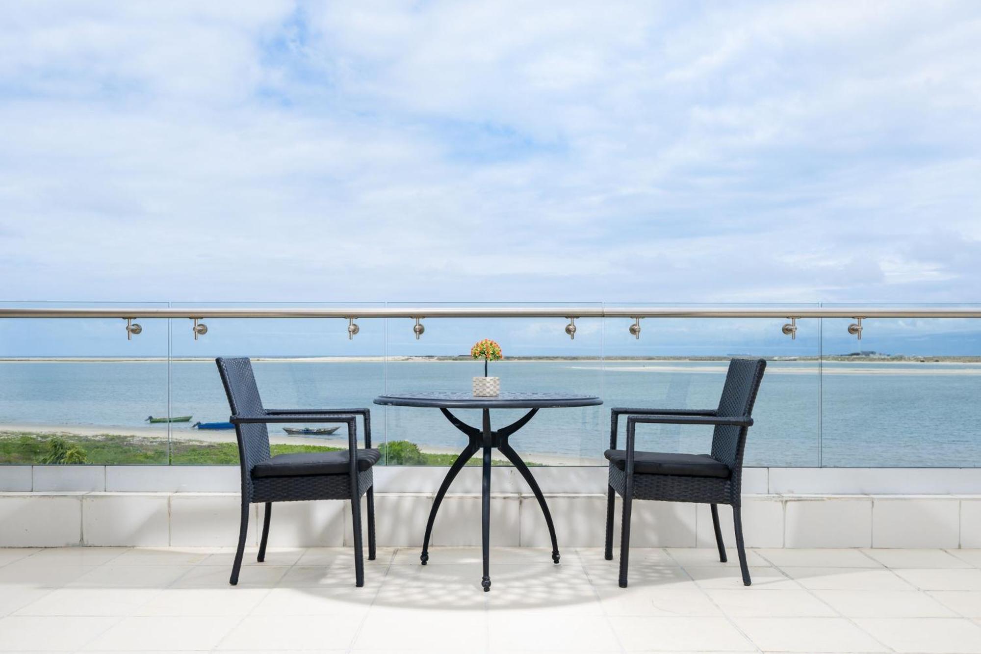 Protea Hotel By Marriott Lagos Kuramo Waters Exterior photo