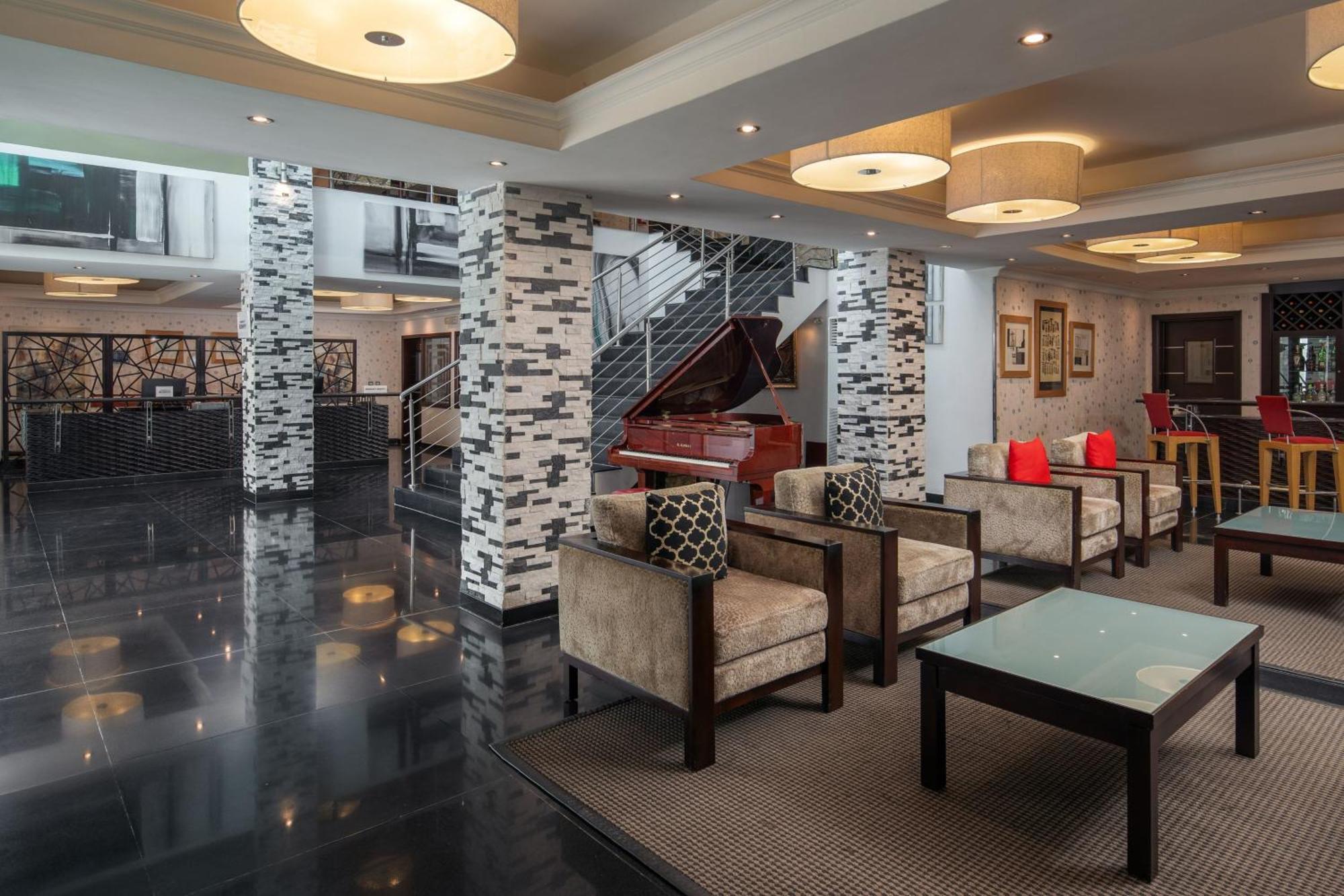Protea Hotel By Marriott Lagos Kuramo Waters Exterior photo